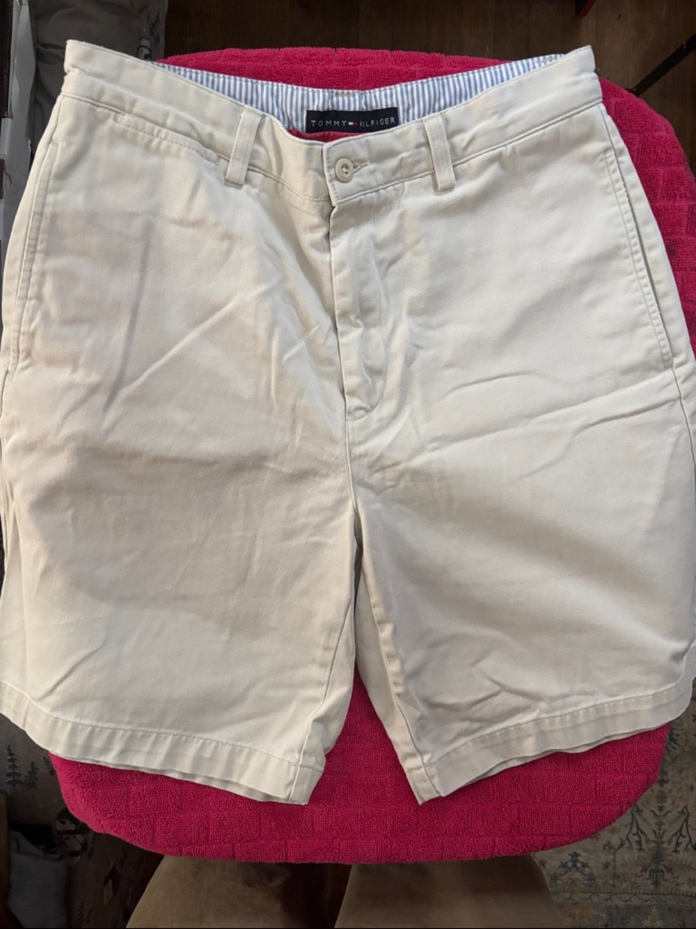 Tommy Hilfiger Men’s Cream Flat Front Chino Shorts Size 31 NWOTS